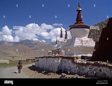 Songtsen gampo hi-res stock photography and images - Alamy