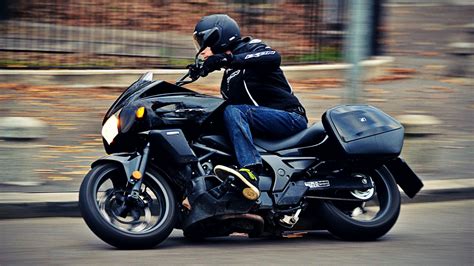 Test drive: Honda CTX700 DCT - MotorBox