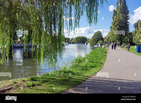 The River Thames at Reading in Berkshire Stock Photo - Alamy