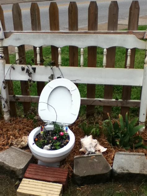 Toilet trees♻😘👀🙈🙉🙊 | Toilet tree, Outdoor decor, Decor