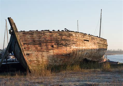 Free Stock Photo 15571 shipwreck by the River Wyre | freeimageslive