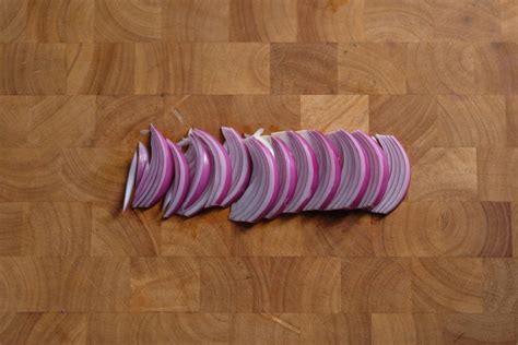 How To Cut An Onion – Eat Up! Kitchen