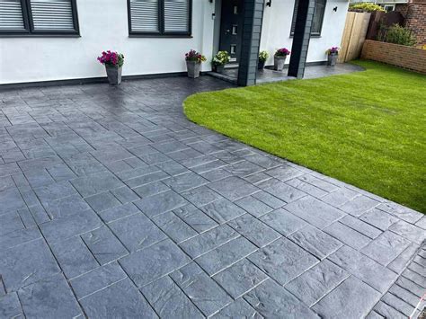 Best Imprinted Concrete Driveways Installer - Pristine Driveways