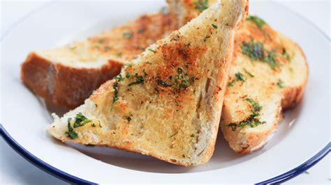 Texas Toast Recipe That Brings New Meaning To Comfort Food