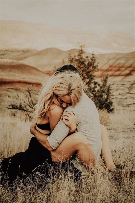 Outdoor Engagement Photo Shoot Ideas in 2021 | Couple photography, Hiking photoshoot, Couple photos