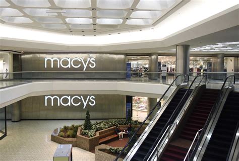 Macy’s confirms 30-plus store closings — including two in CT