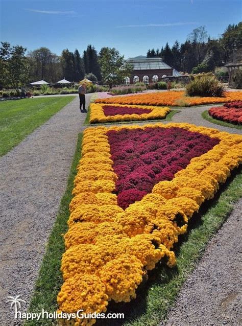 Biltmore Estate Gardens 02 | Happy Holidays Guides