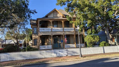 Historic Pensacola Village - Go Wandering