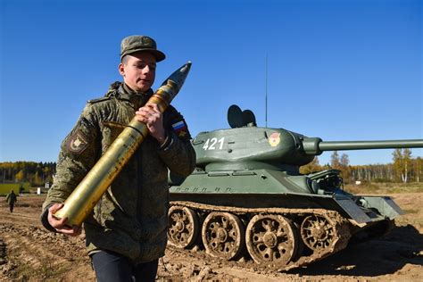 Russian military still using World War II-era tanks