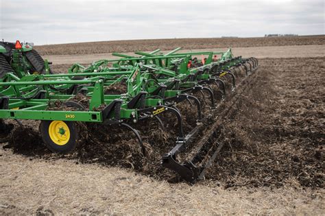 John Deere introduces robust 2430 Chisel Plow