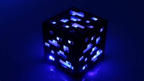 Minecraft Light-Up Diamond Ore by Think Geek | Quarto gamer, Coisas aleatórias, Vida real