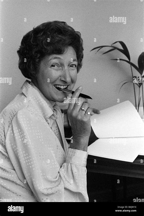 Pat Coombs Actress Stock Photo - Alamy