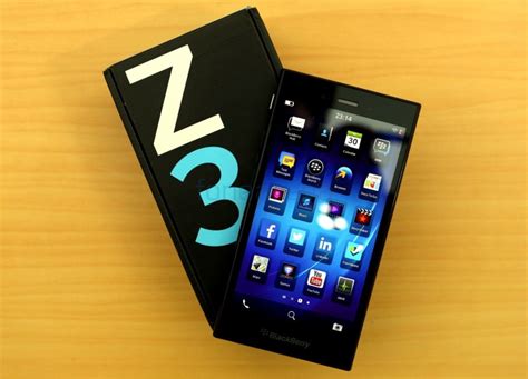 BlackBerry Z3 Unboxing