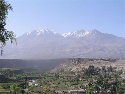 P1010068 River and volcanos near Arequipa | Arequipa is surr… | Flickr