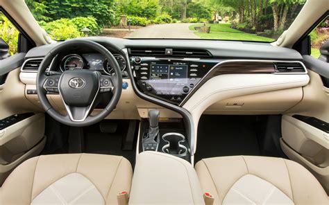 Toyota Camry 2019 : une hybride encore plus attrayante - Guide Auto