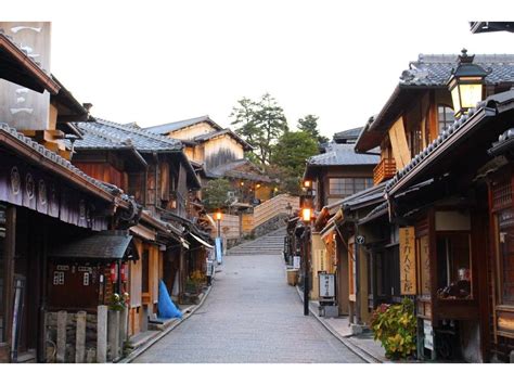 Ninenzaka and Sannenzaka: Unspoiled Historical Alleys in Kyoto | Kyoto ...