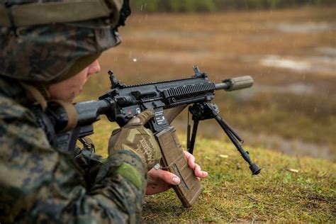 Could the M27 solve some small arms problems for the Army, Marines?