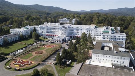 Greenbrier resort announces reopening date | WOWK 13 News