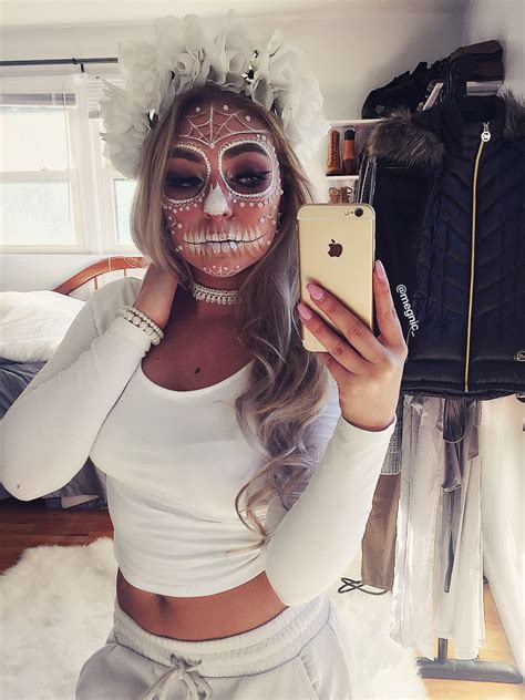 White sugar skull makeup | Halloween makeup pretty, Pretty halloween ...