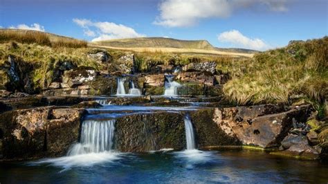 Brecon Beacons: National Park to use its Welsh name Bannau Brycheiniog - BBC Newsround