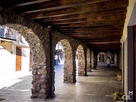 Road-trip Pyrénées N260 : passante sous les arcades, la Seu d’Urgell, Espagne | Mon chat aime la ...