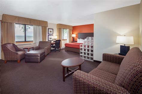 AmericInn by Wyndham Ashland | Ashland, WI Hotels