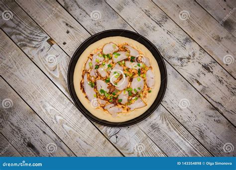 Round Pizza Dough is in the Pan. Stock Photo - Image of cuisine, ketchup: 143354898