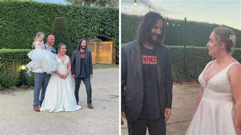 Keanu Reeves Showed Up At A Stranger's Wedding & Even Posed For Pics ...