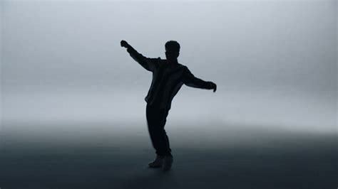 Bruno Mars Premieres 'That's What I Like' Video