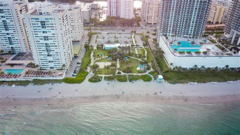 Hallandale Beach Vacation Packages | Sunwing.ca