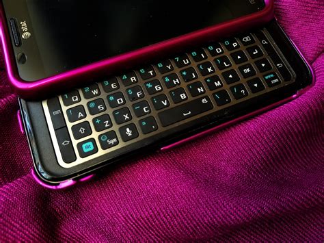 I miss Android phones with physical keyboards (and you should too ...