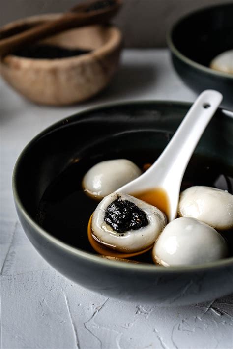 Tang Yuan with Black Sesame Filling | Recipe in 2024 | Sweet soup, Asian desserts, Food