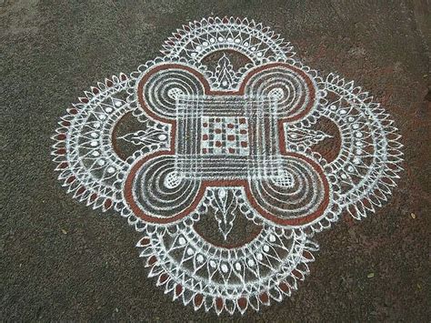 Pin by AlmeenaYadhav on *kolangal⭐ | Kolam designs, Rangoli designs, Padi kolam