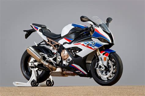 Third-gen 2019 BMW S1000RR gains 8 hp, loses 24 lb, and gets symmetrical