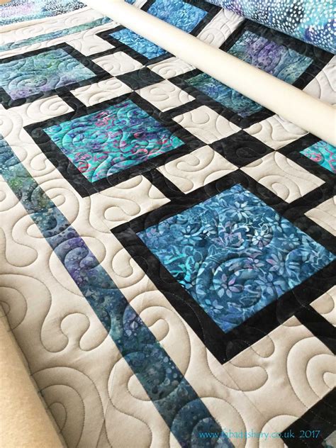 Fabadashery Longarm Quilting: Sue's Modern Blue Square Quilt