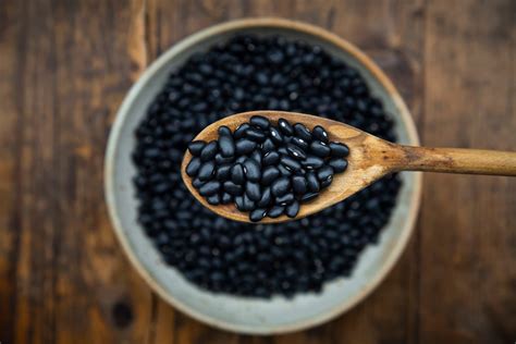 Black Beans: Here Are the Calories, Protein, and Nutrition | The Healthy