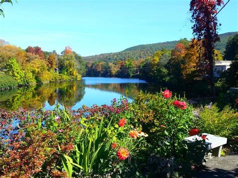 Bridge of Flowers (Shelburne Falls) - 2021 What to Know Before You Go ...