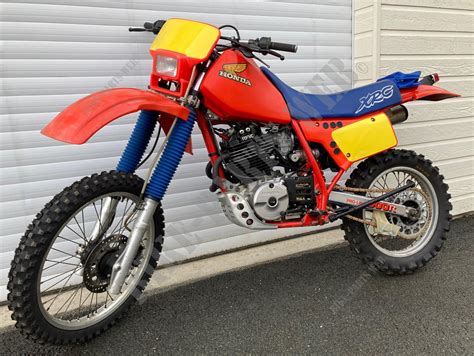 XR 500 1983 n°28 # CLASSIC RED