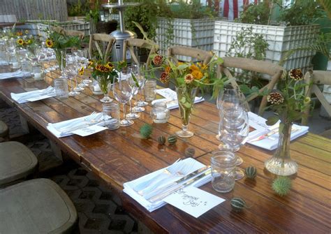 ARIEL DEARIE FLOWERS: Late Summer Dinner in Roberta's Garden