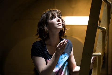 25 New Pictures from 10 CLOVERFIELD LANE | The Entertainment Factor