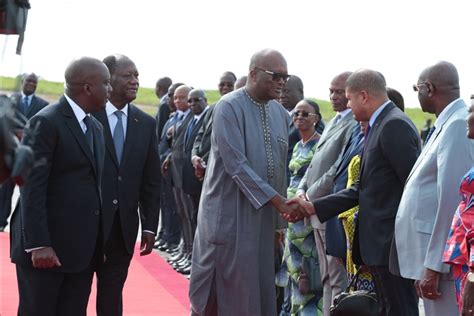 Arrivée du Président du Burkina Faso, S.E.M. Roch Marc Christian KABORE, à Yamoussoukro - aOuaga ...