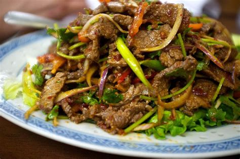 [I ate] Spicy Lao cold beef salad : food