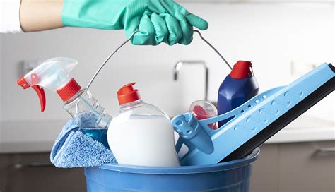 How Much Bleach To Add To Mop Bucket? | Best safe household cleaners