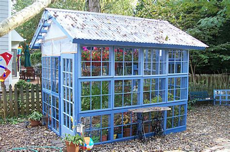 Do it yourself ideas and projects: 12 DIY Greenhouses for Your Backyard