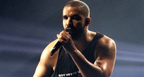 Drake Offers Fans Full Concert Refund After Travis Scott Falls Through ...