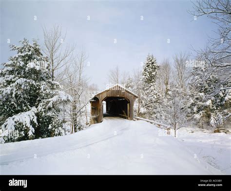 covered bridge at Johnson Vermont USA in winter Stock Photo: 837297 - Alamy