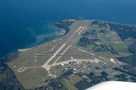 Comox Valley Airport (YQQ) / CFB Comox - Comox