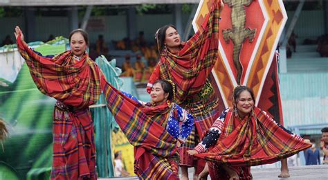 PIA - T’nalak Festival: Weaving traditions, bridging history and ...