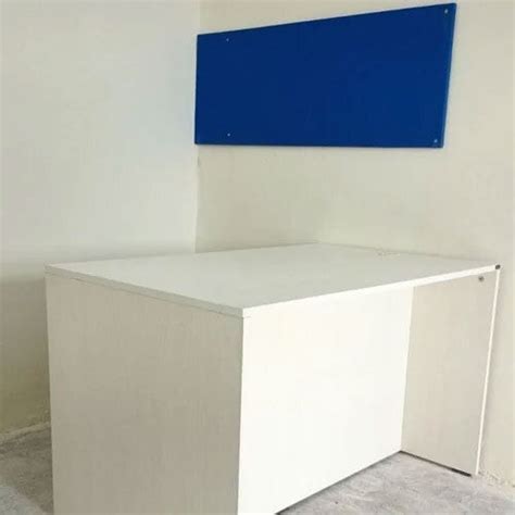 Multicolor Laboratory Desks at Best Price in Vadodara, Gujarat | Rm Industries