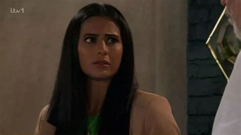 Coronation Street's Alya distracts ITV viewers in leather leggings ...